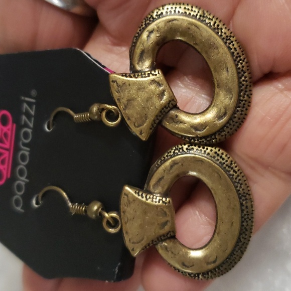 Paparazzi Retro Rebel - Copper Necklace And Earrings - Picture 7 of 13